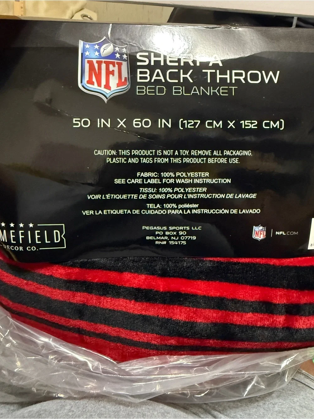 Atlanta Falcons 50 x 60 Center Stripe Sherpa Trim Blanket‎